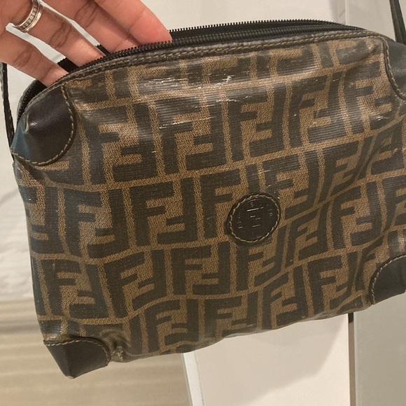 🌊Vintage 100% Authentic Fendi Crossbody Bag🌊 - Picture 2 of 11